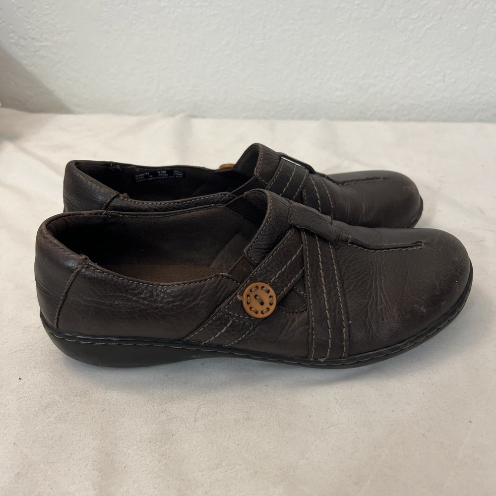 Clarks Womens Loafers Sz 9.5 Brown Leather Button Cora Poppy Comfort Slip On - Picture 6 of 8